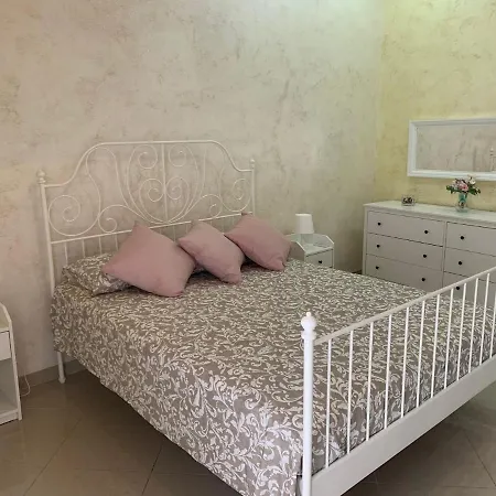 Ursino Guests House Apartment *
